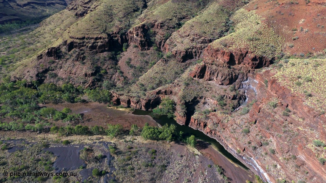 160102 DJI 0050
Wittenoom Gorge, view of Magazine Pool with tailings to the left. [url=https://goo.gl/maps/yQrfPBPKthkdhCHVA]Geodata[/url].
