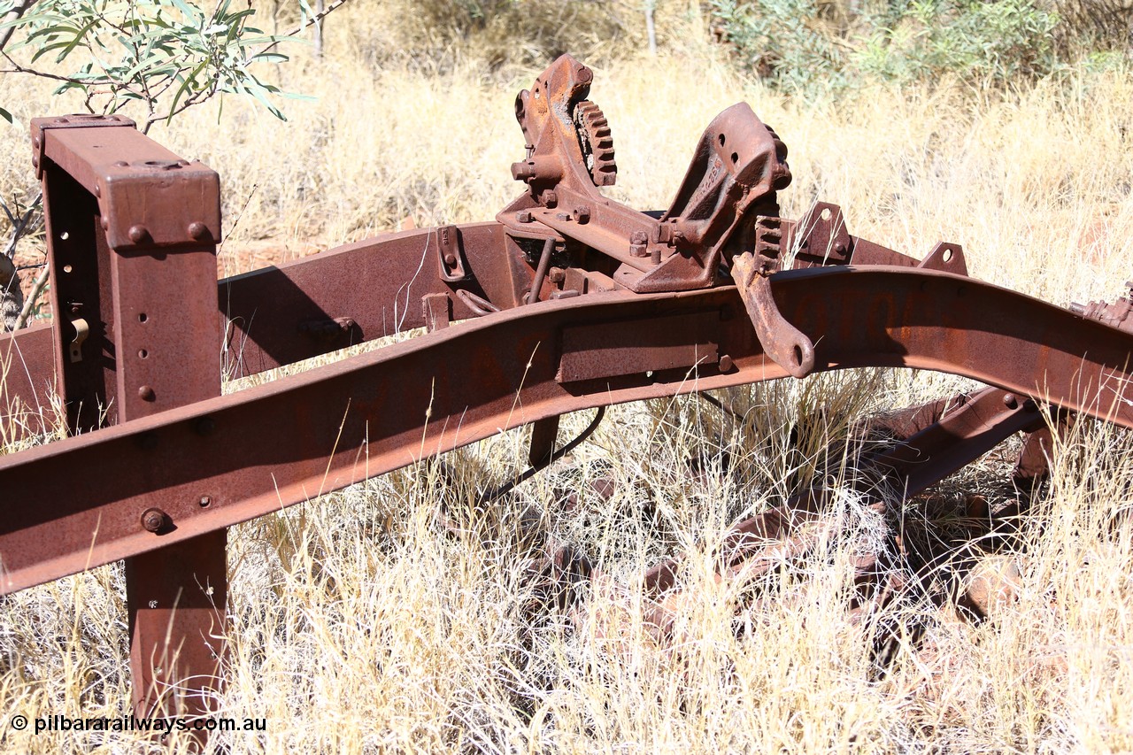 160103 9835
Located in the bush near Colonial Mill is this relic of a Fordson One Man Power Grader originally supplied by Lynas Motors Ltd. An old newspaper article on these graders can be found [url=http://www.trove.nla.gov.au/ndp/del/page/4440149] here [/url]. Geodata: [url=https://goo.gl/maps/zwzb6Rchkzj] -22.3057767 118.3247750 [/url].
Keywords: Lynas-Motors-Ltd;Fordson-Power-Grader;