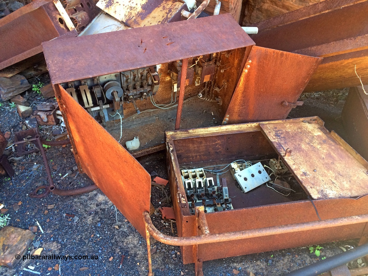 160710 iPh5S 2809
Wittenoom Gorge, Colonial Mine, old underground 'jumbo' box for power distribution to electric pumps and drills. Jumbo is a modern mining term, so these would have been called something else
