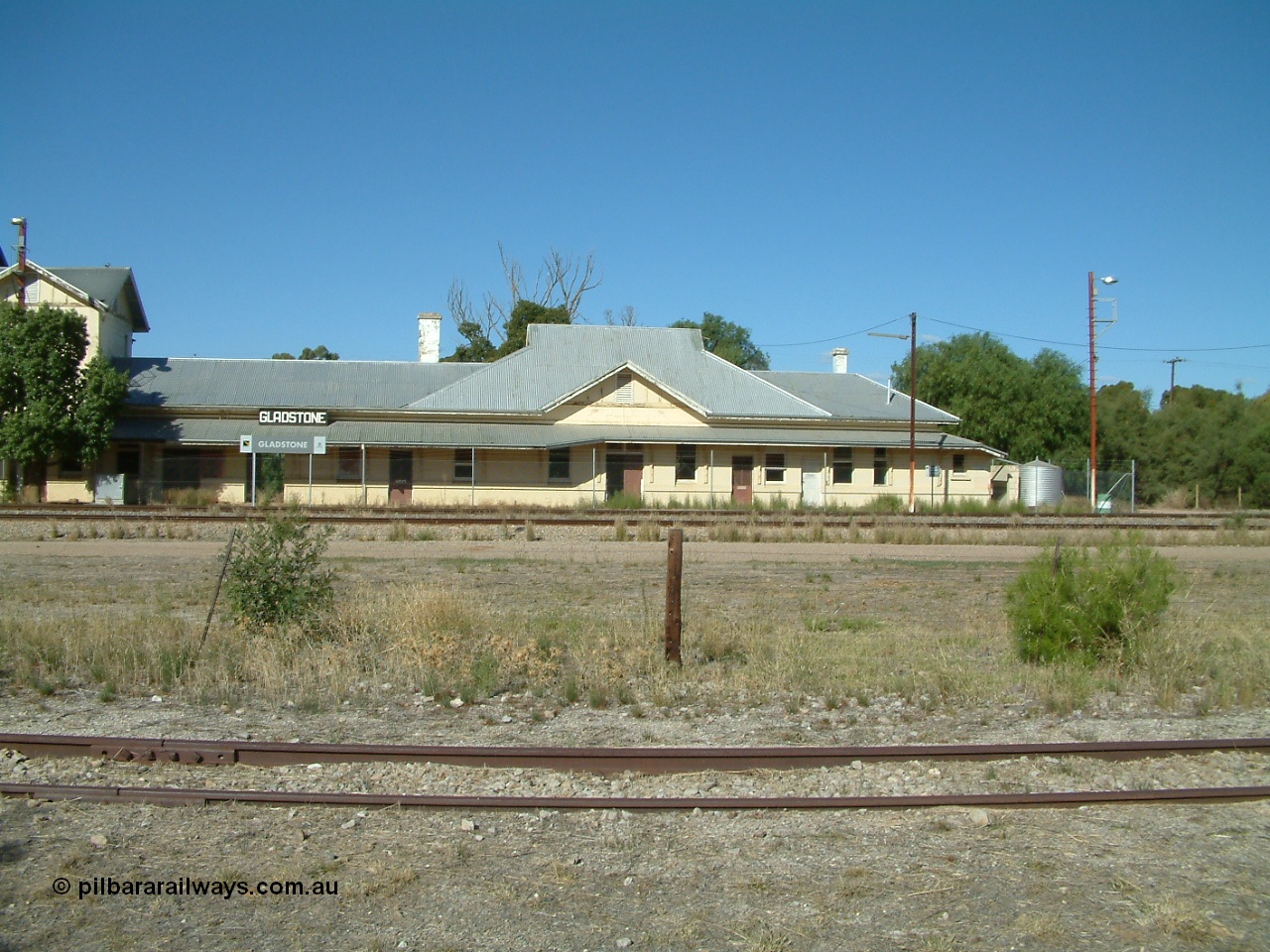 030403 152649
Gladstone station building looking from the rail side, officially closed in 1991.
