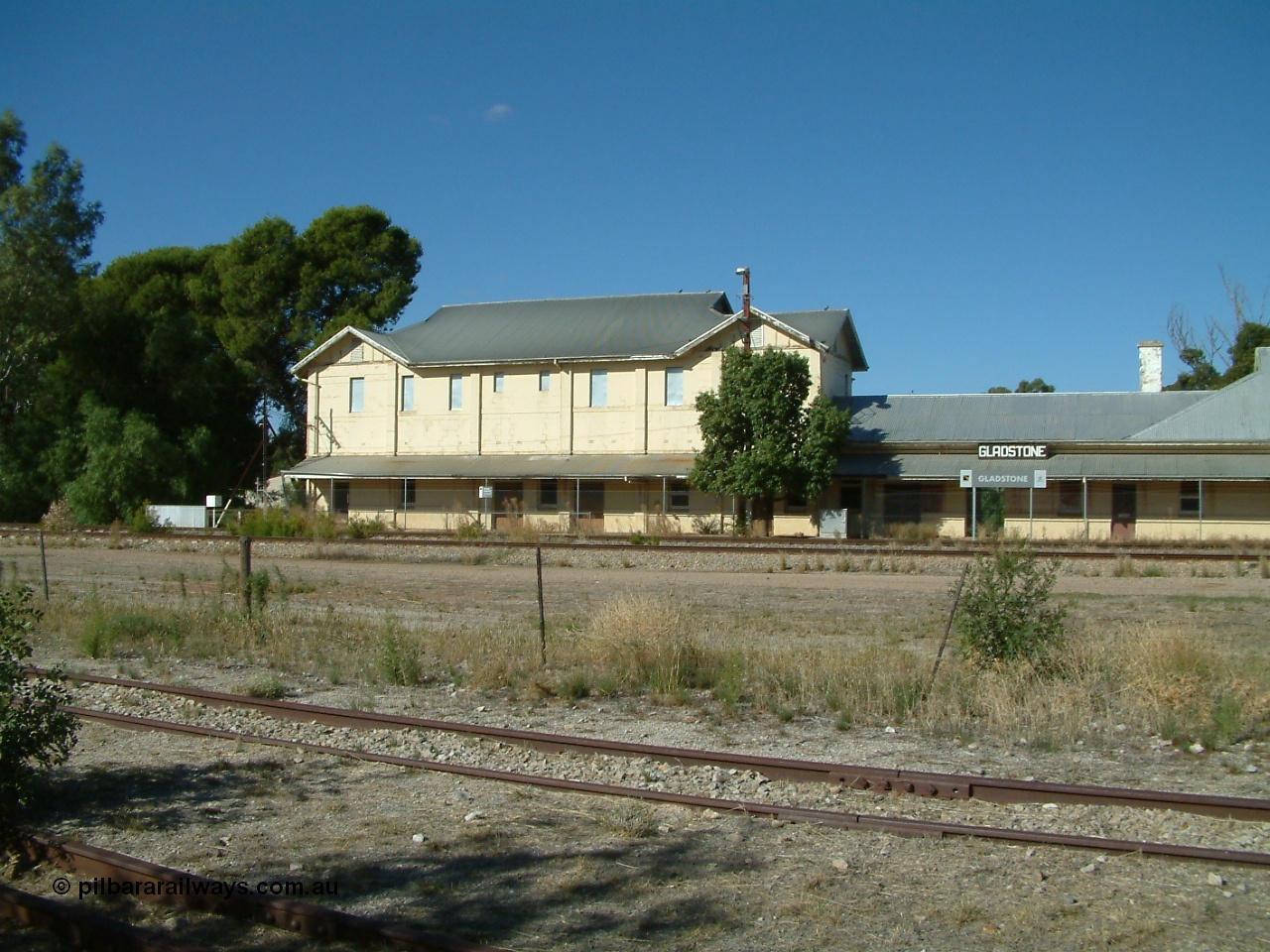 030403 152657
Gladstone station building looking from the rail side, officially closed in 1991.
