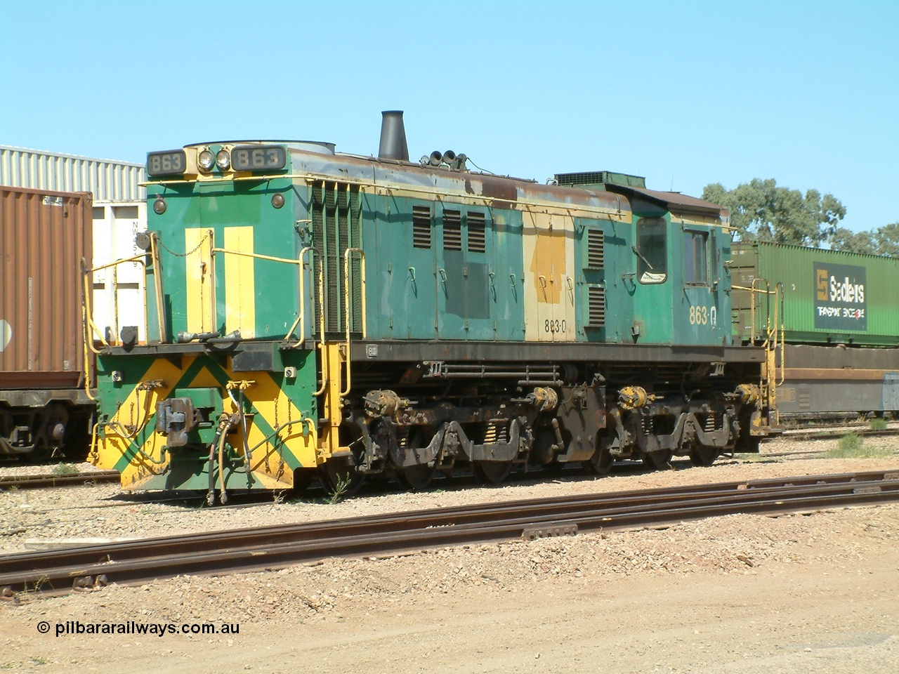 030404 131510
Port Augusta, Spencer Junction shunt loco 830 class unit 863 serial 84709 is an AE Goodwin built ALCo DL531 model and entered service in June 1963. 4th April 2003.
Keywords: 830-class;863;84709;AE-Goodwin;ALCo;DL531;