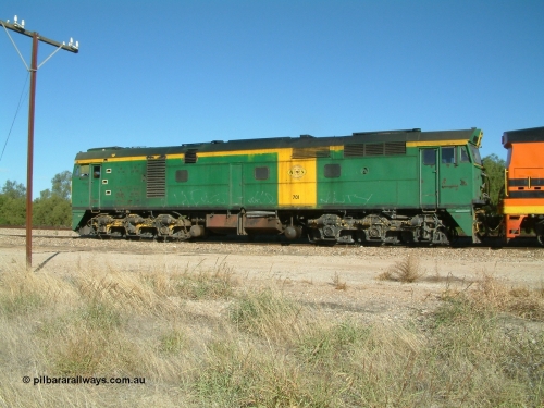 030403 154252
Gladstone, former South Australian Railways AE Goodwin built DL500G ALCo designated the 700 class, class leader 701 serial G6042-2 leads a grain train being loaded on the 3rd April 2003.
Keywords: 700-class;701;AE-Goodwin;ALCo;DL500G;G6042-2;