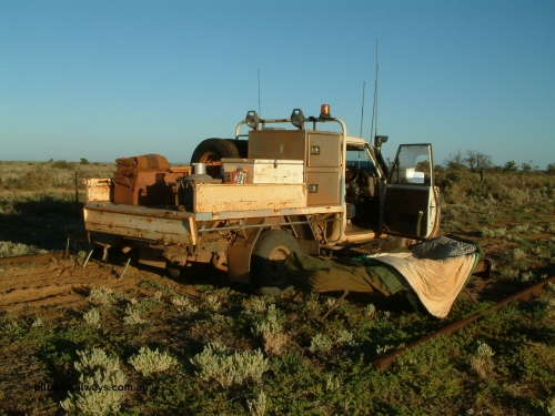 030404 071014
Port Germein, ute and camp in the morning. 4th April 2003.
