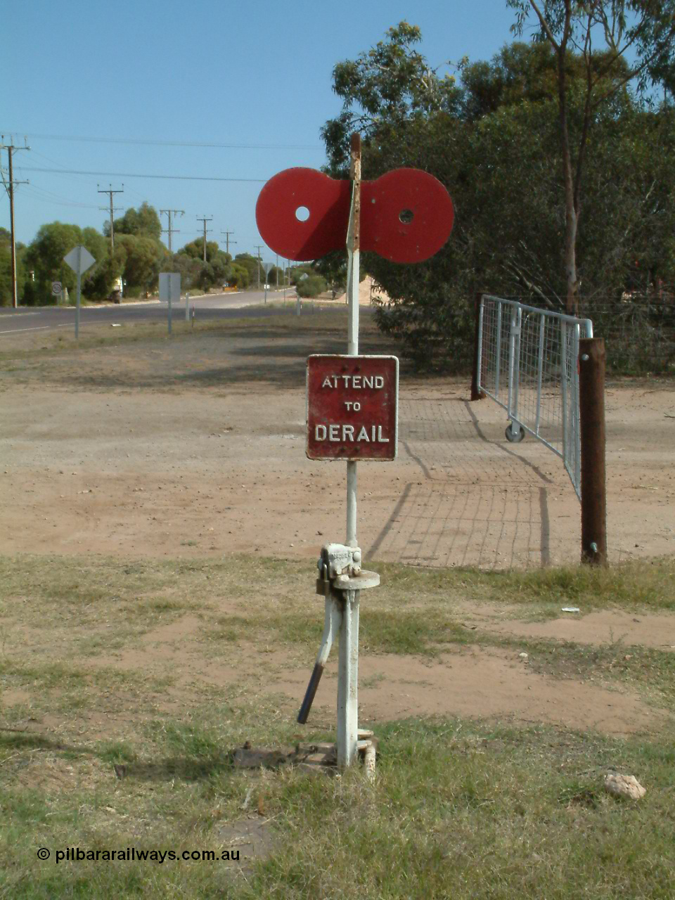 030405 133536
Wudinna, view of vertical point lever and 'dumbbell' point indicator, 5th April 2003.
