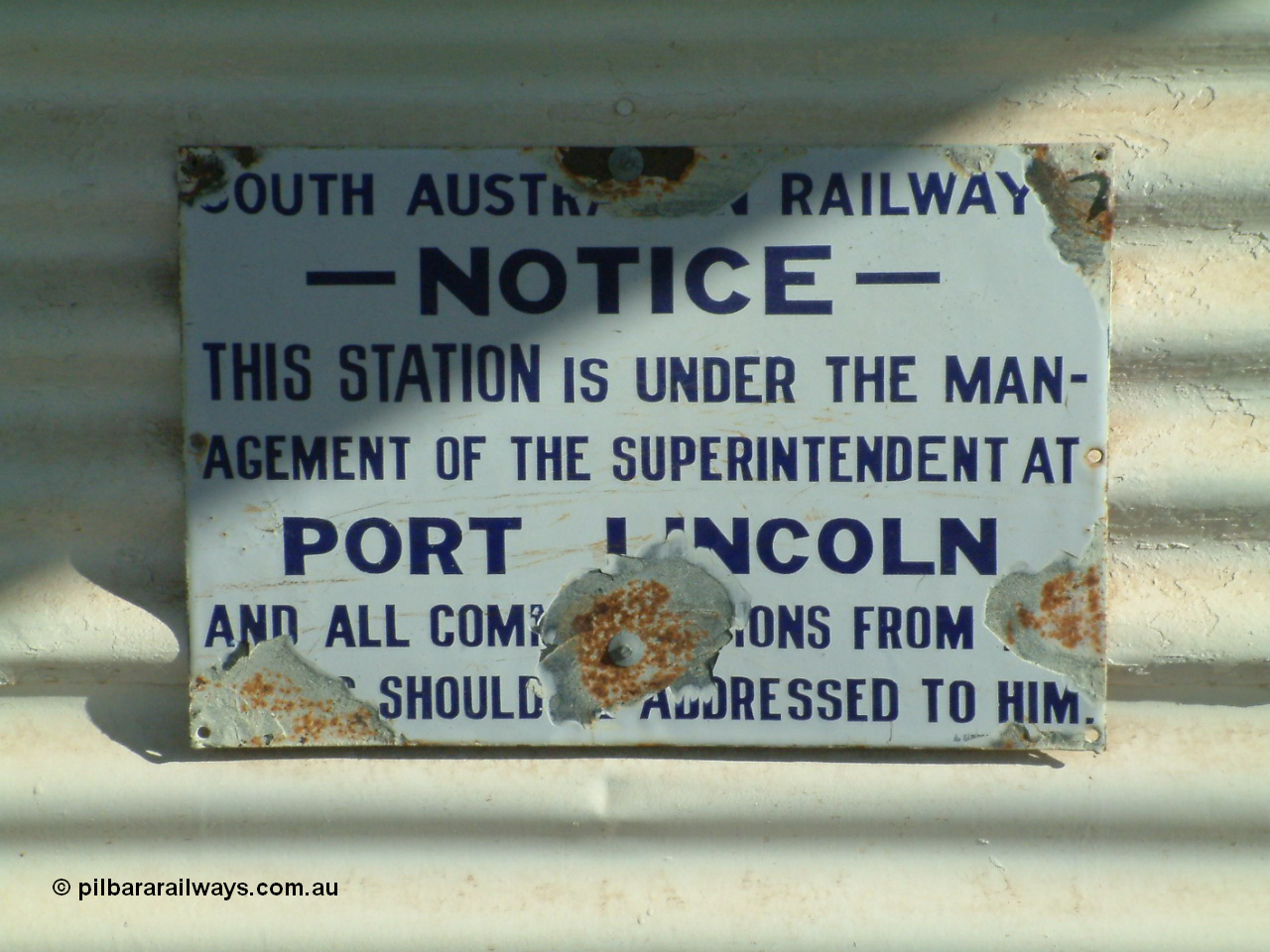 030405 160916
Lock and District Historical Museum, old enamel railway sign. 5th April 2003.
