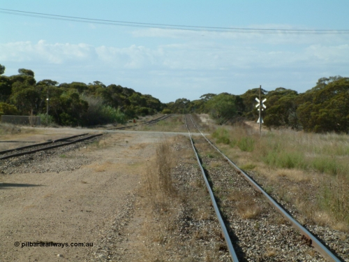 030405 155314
Lock, yard view looking north across the grade crossing for Pilkagee Rd, April 5, 2003.
