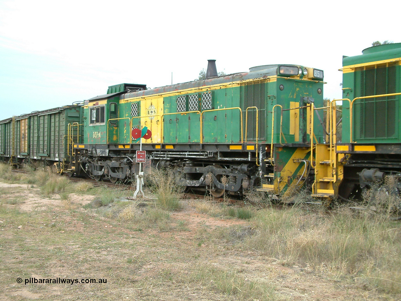 030407 082744
Wudinna, empty grain train shunts back into the grain siding, former Australian National locomotive AE Goodwin ALCo model DL531 830 class units 851 serial 84137 has been on the Eyre Peninsula since delivered in 1962. 7th April 2003.
Keywords: 830-class;851;84137;AE-Goodwin;ALCo;DL531;