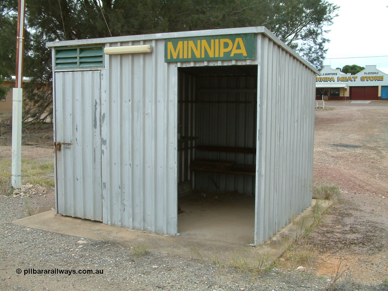 030407 094417
Minnipa, station located at the 253.4 km, opened as terminus in May 1913, became a through station in August 1914. Train control booth and waiting shelter. 7th April, 2003.
