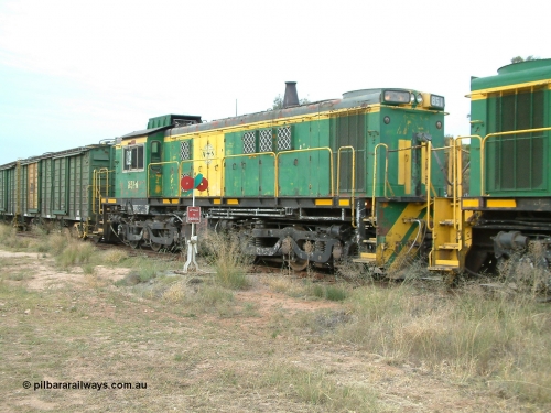 030407 082744
Wudinna, empty grain train shunts back into the grain siding, former Australian National locomotive AE Goodwin ALCo model DL531 830 class units 851 serial 84137 has been on the Eyre Peninsula since delivered in 1962. April 7, 2003.
Keywords: 830-class;851;AE-Goodwin;ALCo;DL531;84137;