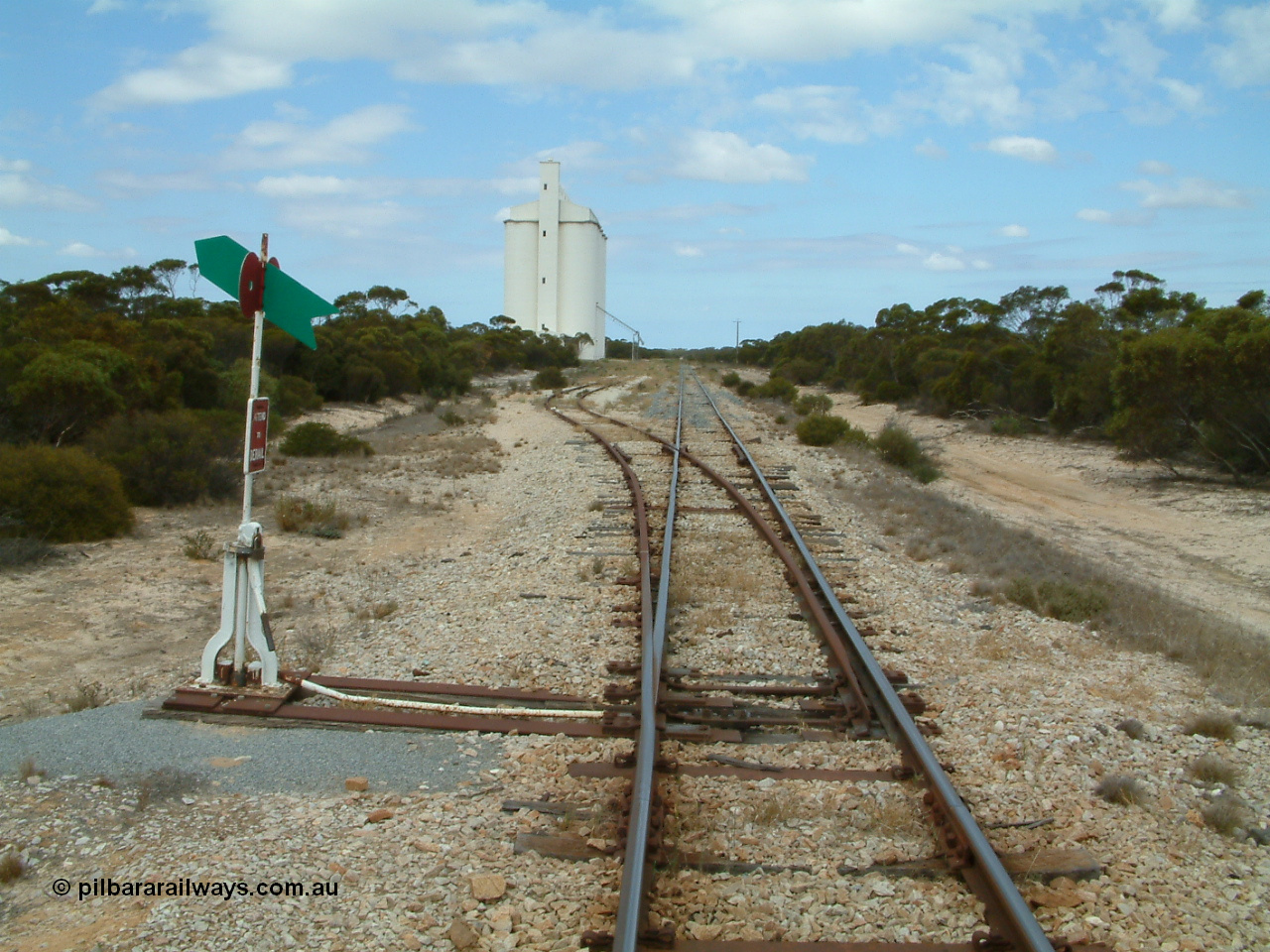 030409 122448
Kielpa, located at the 185.3 km and opened in July 1913, yard overview looking south from the north end.
