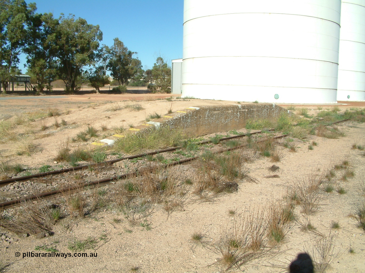 030411 160350
Cungena, loading ramp on grain loop with Ascom silo complex.
