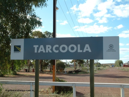030415 160210
Tarcoola, station nameboard new style, the junction for the TAR and CAR railways situated 504.5 km from the 0 km datum at Coonamia. [url=https://goo.gl/maps/DzchvdNNNo8JobbC8]GeoData location[/url]. 15th April 2003.
