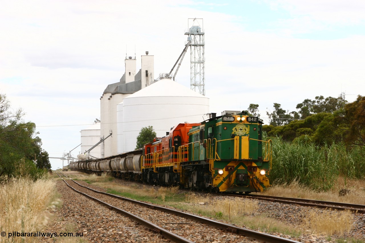 060108 2047
Lock, grain train being loaded by former SAR 830 class unit 842, built by AE Goodwin ALCo model DL531 serial 84140 in 1962, originally on broad gauge, transferred to Eyre Peninsula in October 1987 and, 1204 and sister 851.
Keywords: 830-class;842;84140;AE-Goodwin;ALCo;DL531;