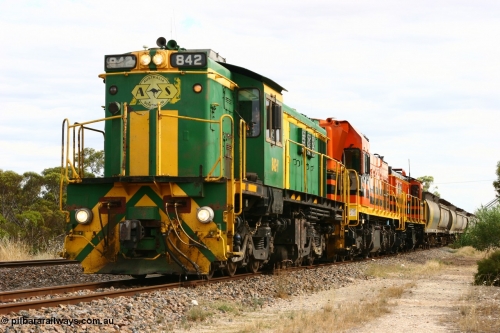 060108 2060
Lock, grain train being loaded by former SAR 830 class unit 842, built by AE Goodwin ALCo model DL531 serial 84140 in 1962, originally on broad gauge, transferred to Eyre Peninsula in October 1987 and, 1204 and sister 851.
Keywords: 830-class;842;AE-Goodwin;ALCo;DL531;84140;
