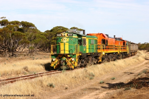 060109 2140
Wannamana, [url=https://goo.gl/maps/43EOs]on the curve[/url] 2 km north of the former station site empty train lead by ASR 830 class unit 842, an AE Goodwin built ALCo DL531 model loco serial 84140 with an EMD 1200 class and a sister ALCo unit. January 9, 2006.
Keywords: 830-class;842;AE-Goodwin;ALCo;DL531;84140;