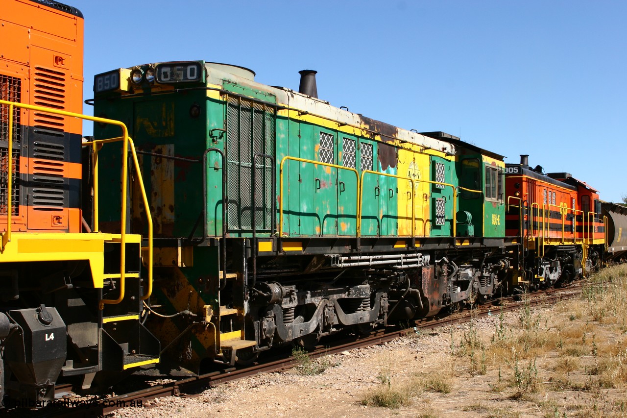 060111 2336
Warramboo, 830 class unit 850 serial 84136 an AE Goodwin built ALCo DL531 model for the SAR and delivered new to Port Lincoln in 1962. 11th January 2006.
Keywords: 830-class;850;AE-Goodwin;ALCo;DL531;84136;