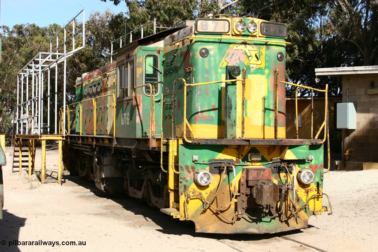 060113 2456
Thevenard, AE Goodwin ALCo model DL531 built for the SAR as 830 class locomotive 871 serial G3422-1 was issued when built in 1966 to the Eyre Peninsula division of South Australian Railways. Still wearing Australian National green and yellow but with ASR decals as it stands in the yard with a couple of ENH type hopper waggons. 13th January 2006.
Keywords: 830-class;871;G3422-1;AE-Goodwin;ALCo;DL531;