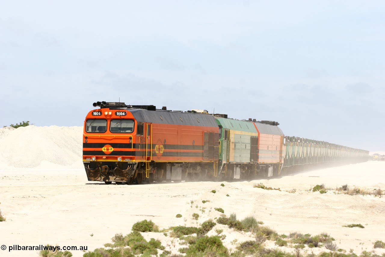 060113 2521
Kevin, empty train 6DD3 is heading onto the south leg and original gypsum loading siding to continue the reversing process. 13th January 2006.
Keywords: 1600-class;1604;Clyde-Engineering-Granville-NSW;EMD;JL22C;71-731;NJ-class;NJ4;