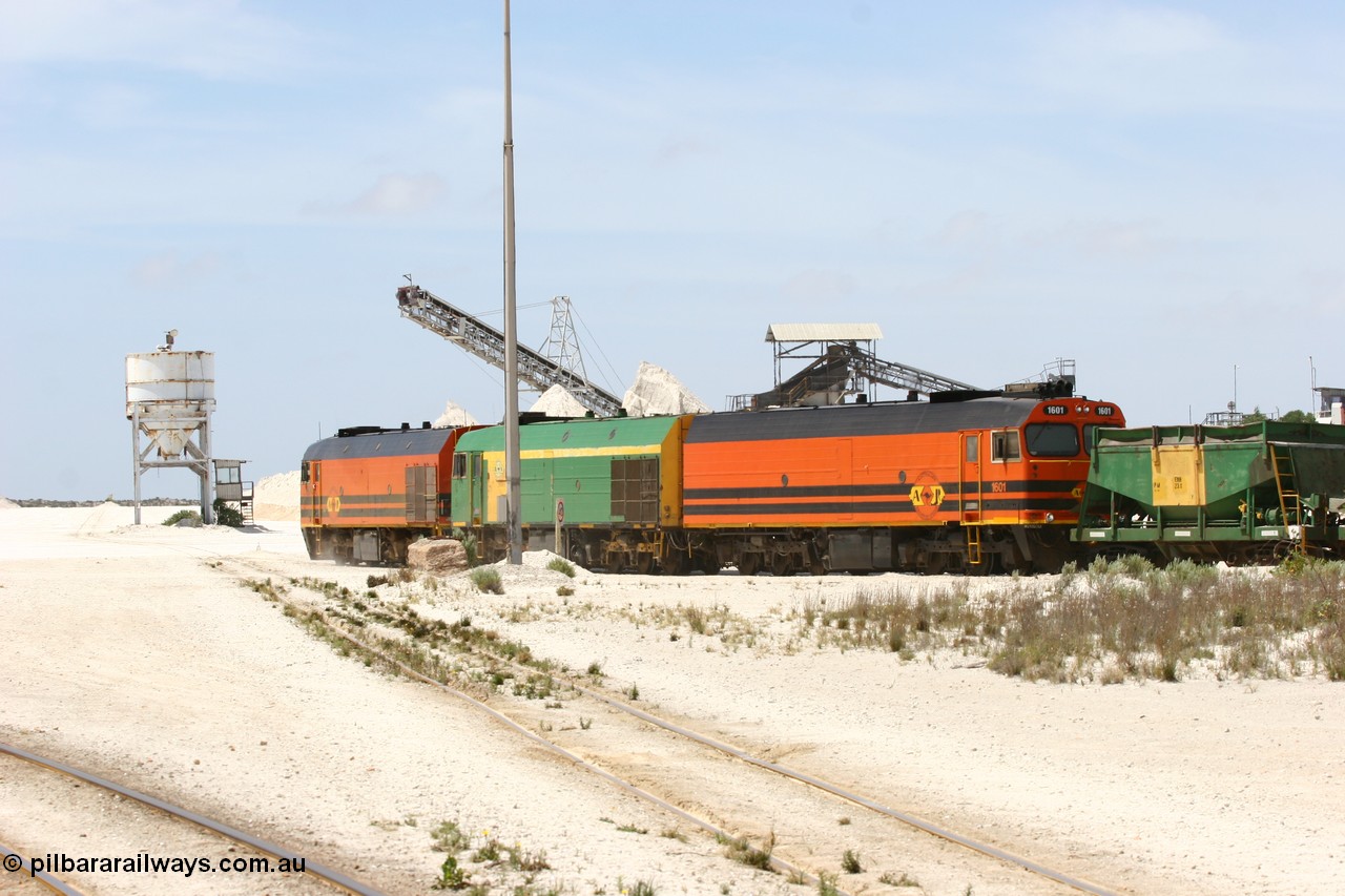 060113 2528
Kevin, empty train 6DD3 is heading onto the south leg with some of the gypsum plant behind the train and a set of original loading bins gypsum loading siding to continue the reversing process. 13th January 2006.
Keywords: 1600-class;1601;Clyde-Engineering-Granville-NSW;EMD;JL22C;71-728;NJ-class;NJ1;