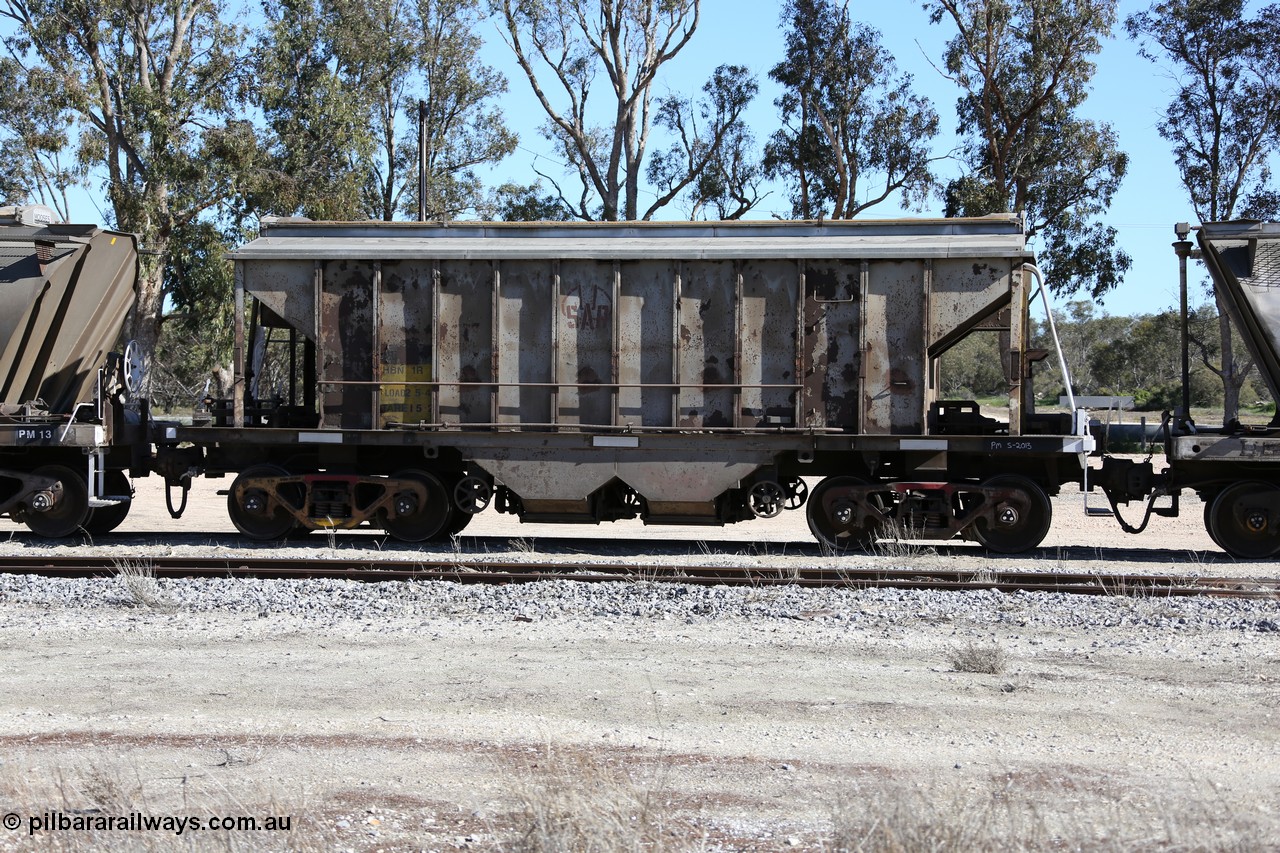 130703 0173
Tooligie, HBN 1 leader of the HBN type dual use ballast / grain hopper waggons, one of seventeen built by South Australian Railways Islington Workshops in 1968 with a 25 ton capacity, increased to 34 tons in 1974. HBN 1-11 fitted with removable tops and roll-top hatches in 1999-2000.
Keywords: HBN-type;HBN1;1968/17-1;SAR-Islington-WS;