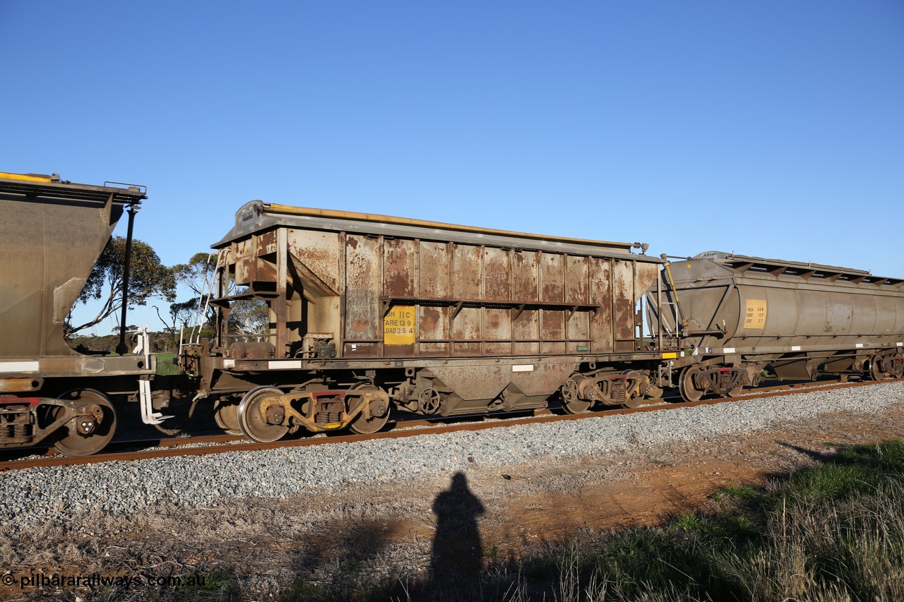 130703 0265
Kaldow, HBN type dual use ballast / grain hopper waggons, HBN 11 still with side gangways in place. One of seventeen built by South Australian Railways Islington Workshops in 1968 with a 25 ton capacity, increased to 34 tons in 1974. HBN 1-11 fitted with removable tops and roll-top hatches in 1999-2000.
Keywords: HBN-type;HBN11;1968/17-11;SAR-Islington-WS;