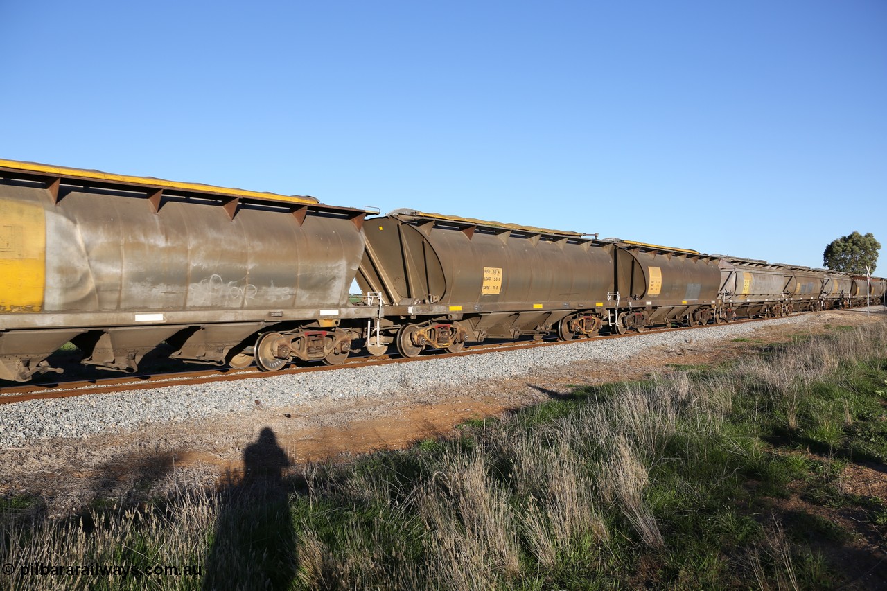130703 0277
Kaldow, HAN type bogie grain hopper waggon HAN 50, one of sixty eight units built by South Australian Railways Islington Workshops between 1969 and 1973 as the HAN type for the Eyre Peninsula system.
Keywords: HAN-type;HAN50;1969-73/68-50;SAR-Islington-WS;