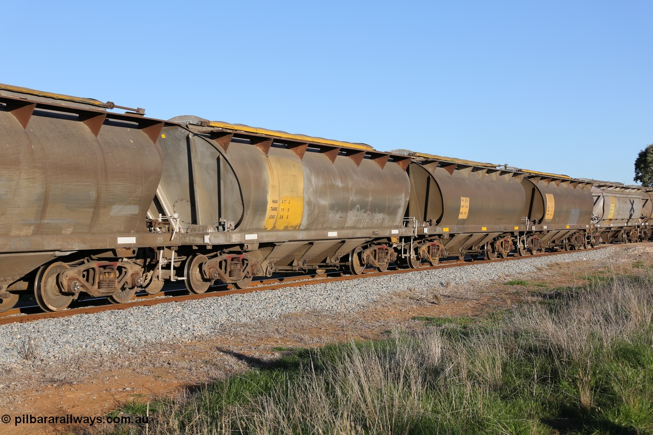 130703 0278
Kaldow, HAN type bogie grain hopper waggon HAN 47, one of sixty eight units built by South Australian Railways Islington Workshops between 1969 and 1973 as the HAN type for the Eyre Peninsula system.
Keywords: HAN-type;HAN47;1969-73/68-47;SAR-Islington-WS;
