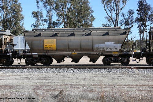 130703 0172
Tooligie, HAN type bogie grain hopper waggon HAN 59, one of sixty eight units built by South Australian Railways Islington Workshops between 1969 and 1973 as the HAN type for the Eyre Peninsula system.
Keywords: HAN-type;HAN59;1969-73/68-59;SAR-Islington-WS;