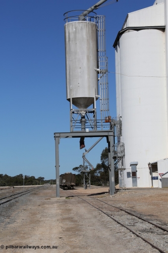 130703 0188
Tooligie, over view of the yard, Ascom Jumbo silo complex over rail loading hopper with four cell concrete silo complex beyond it. [url=https://goo.gl/maps/5dvPFSzv9EdCYSwF9]Geo location[/url]. July 3, 2006.
