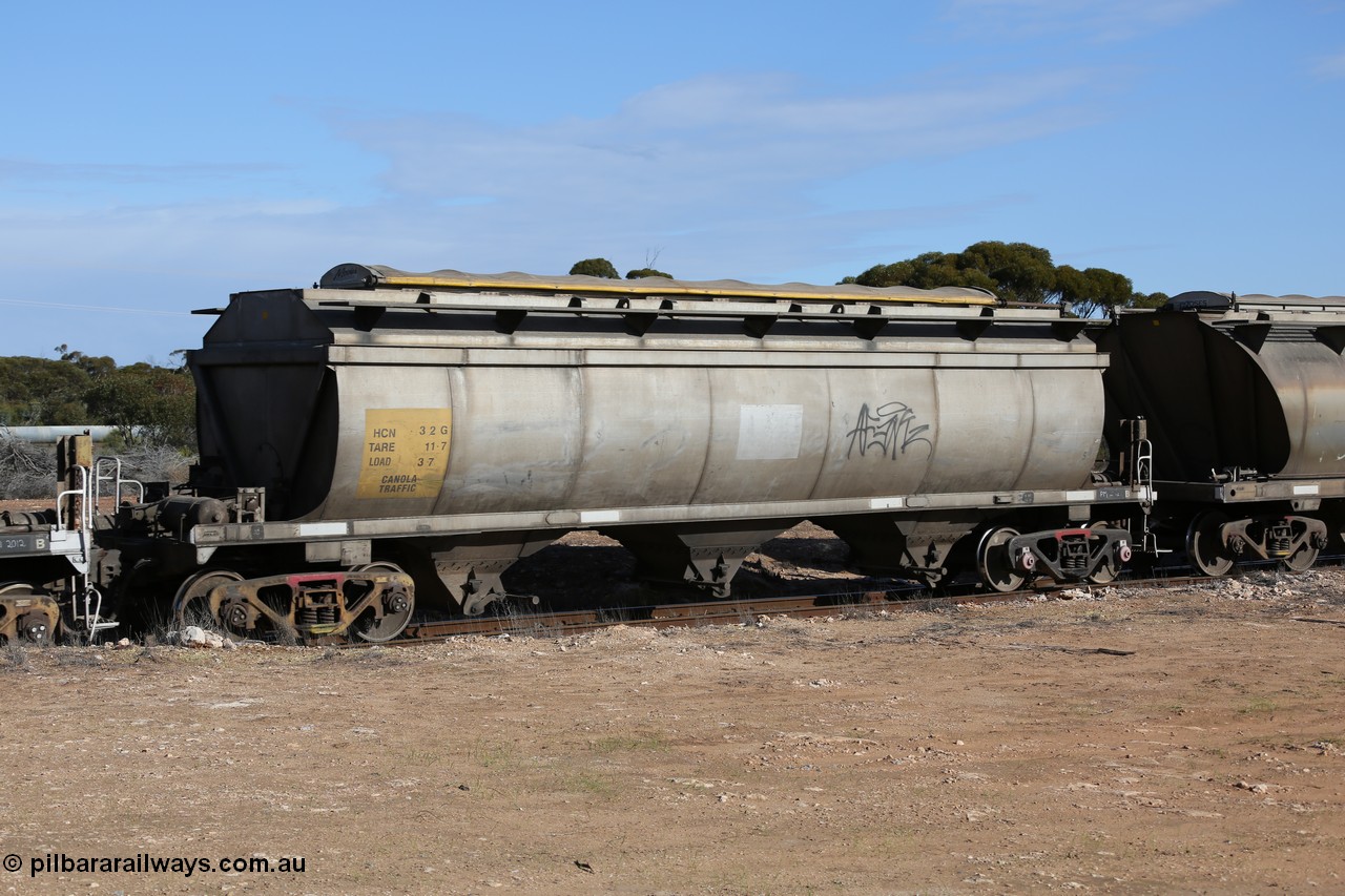 130704 0476
Kyancutta, HCN type bogie grain hopper waggon HCN 32, originally an NHB type hopper built by Tulloch Ltd for the Commonwealth Railways North Australia Railway. One of forty rebuilt by Islington Workshops 1978-79 to the HCN type with a 36 ton rating, increased to 40 tonnes in 1984. Seen here loaded with grain with a Moose Metalworks roll-top cover.
Keywords: HCN-type;HCN32;SAR-Islington-WS;rebuild;Tulloch-Ltd-NSW;NHB-type;NHB1019;