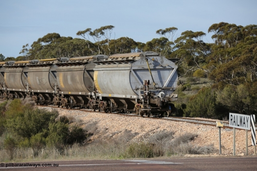 130704 0485
Kyancutta, the rear of a south bound loaded grain as it departs with the final four waggons all HCN type bogie grain hoppers converted by SAR Islington Workshops from Tulloch Ltd NSW built NHB type hopper waggons. July 4, 2006.
Keywords: HCN-type;HCN40;SAR-Islington-WS;rebuild;Tulloch-Ltd-NSW;NHB-type;NHB1596;