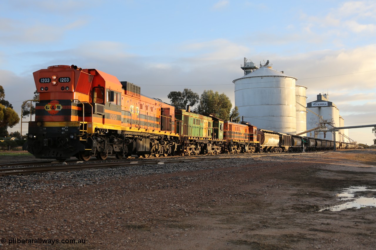 130705 0515
Lock, grain train loading in progress with the Viterra fast flow auger in the distance, the train with 1203, 846 and 859 is about to split and shunt half the consist onto the mainline. 5th of July 2013.
Keywords: 1200-class;1203;Clyde-Engineering-Granville-NSW;EMD;G12C;65-427;A-class;A1513;