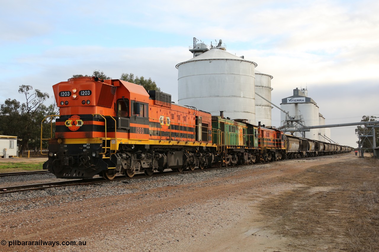 130705 0586
Lock, located at the 148.5 km and originally named Terre when opened in May 1913, later renamed to Lock in December 1921. From the left background is the Ascom silo complex (Block 5), then blocks 2, 1 and 3, the train is on the mainline with the horizontal bunker (Block 4) on the right. 5th of July 2013.
Keywords: 1200-class;1203;Clyde-Engineering-Granville-NSW;EMD;G12C;65-427;A-class;A1513;