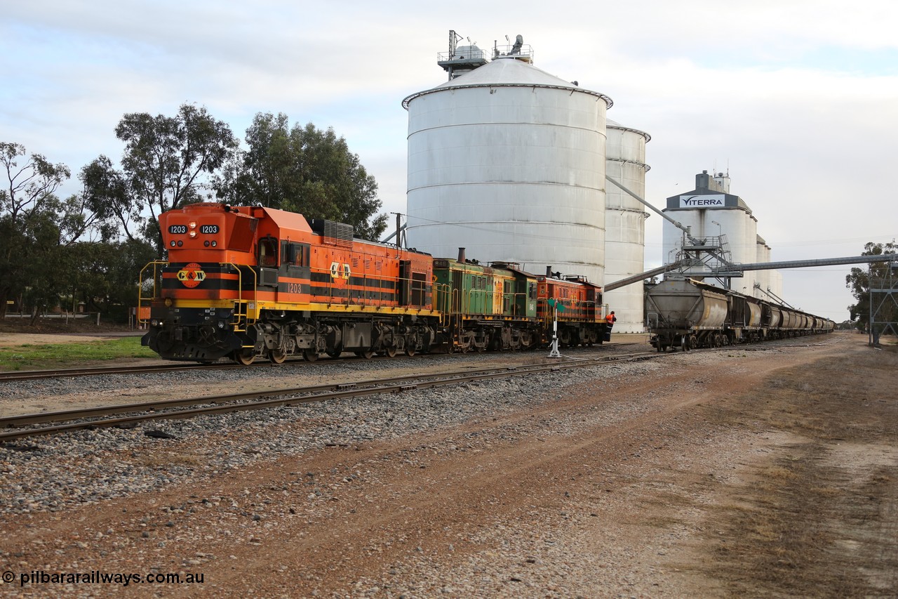 130705 0593
Lock, having stowed the loaded portion on the mainline, the three locos 1203, 846 and 859 shunt back on to the empty portion on goods siding #1. 
Keywords: 1200-class;1203;Clyde-Engineering-Granville-NSW;EMD;G12C;65-427;A-class;A1513;