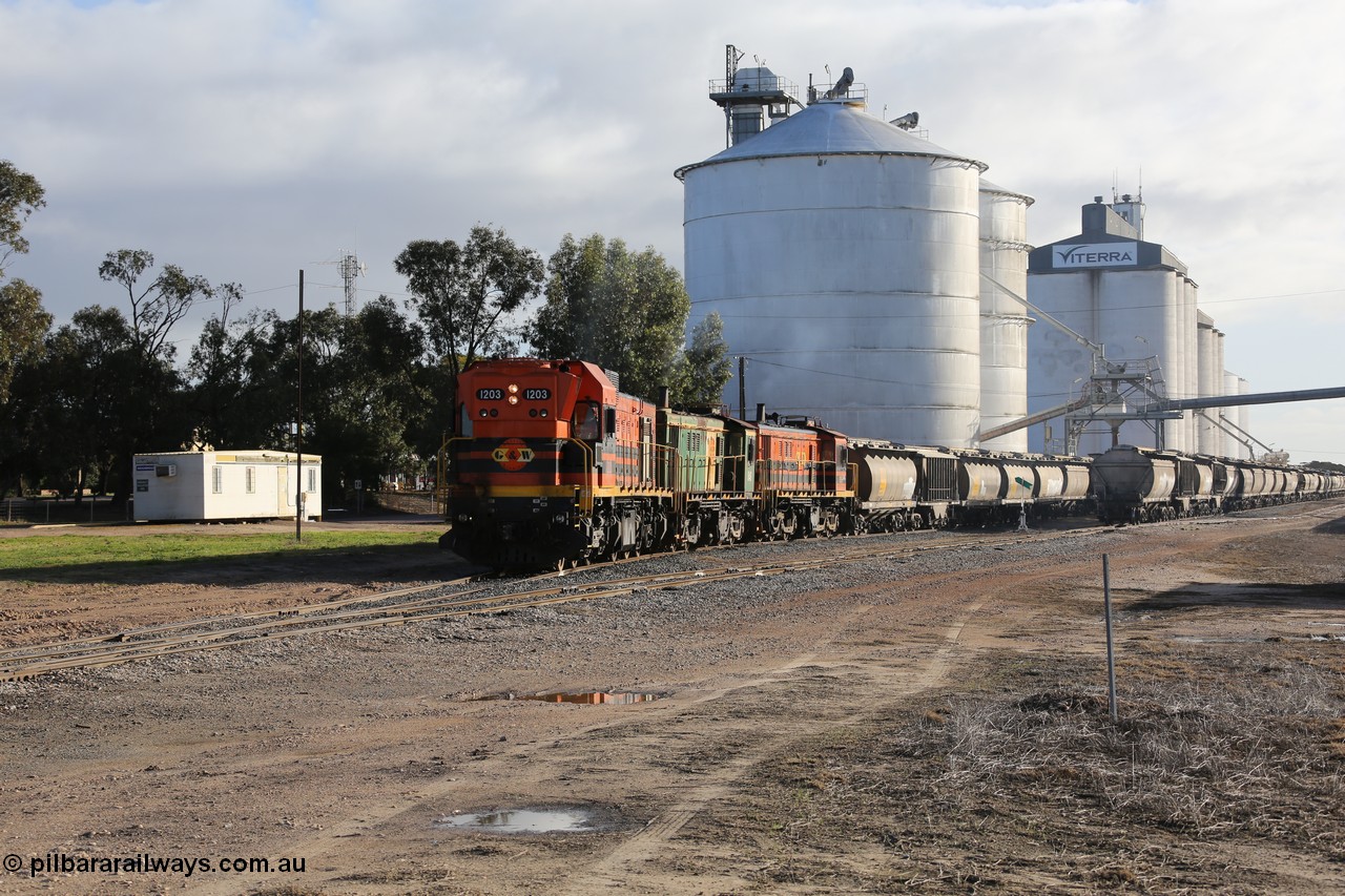 130705 0616
Lock, with loading finished, 1203 leads 846, 859 and the final portion along goods siding #1 as it prepares to shunt back onto the loaded portion on the mainline for departure to Port Lincoln.
Keywords: 1200-class;1203;Clyde-Engineering-Granville-NSW;EMD;G12C;65-427;A-class;A1513;