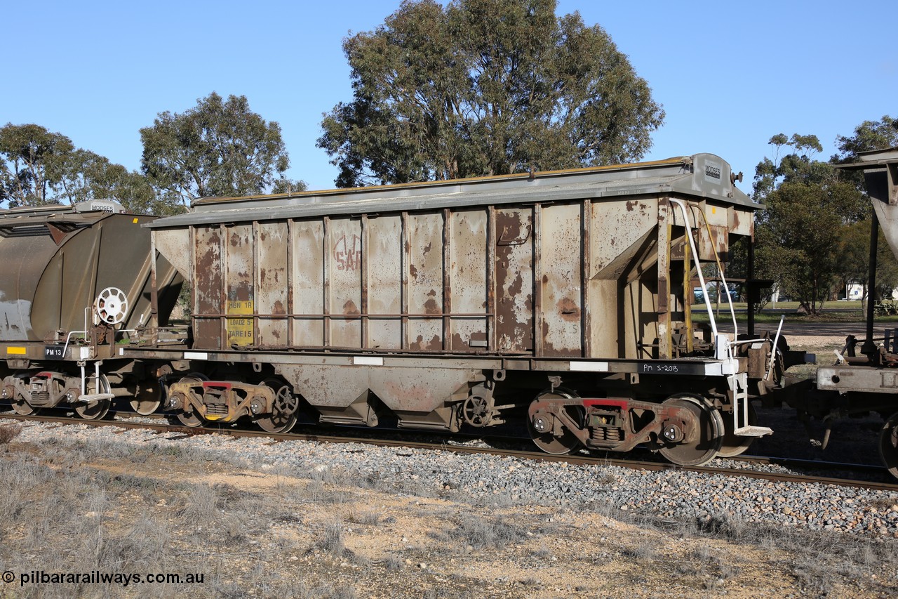 130705 0648
Lock, type leader of the HBN type dual use ballast / grain hopper waggons, HBN 1, one of seventeen built by South Australian Railways Islington Workshops in 1968 with a 25 ton capacity, increased to 34 tons in 1974. HBN 1-11 fitted with removable tops and roll-top hatches in 1999-2000.
Keywords: HBN-type;HBN1;1968/17-1;SAR-Islington-WS;