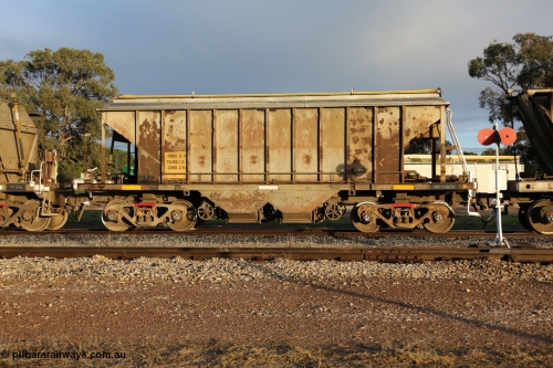 130705 0525
Lock, HBN type dual use ballast / grain hopper waggons, HBN 5. One of seventeen built by South Australian Railways Islington Workshops in 1968 with a 25 ton capacity, increased to 34 tons in 1974. HBN 1-11 fitted with removable tops and roll-top hatches in 1999-2000. July 5, 2013.
Keywords: HBN-type;HBN5;1968/17-5;SAR-Islington-WS;