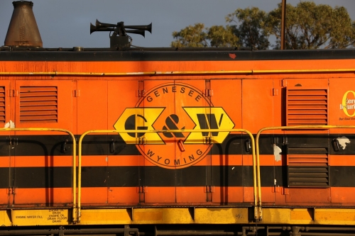 130705 0532
Lock, hood view of the Genesee & Wyoming decal on locomotive AE Goodwin ALCo model DL531 unit 859 'City of Port Lincoln' serial 84705, built in 1963, 859 started life at Peterborough, spent some years in Tasmania and even spent time in Perth on standard gauge in 2002 before being repainted and transferred to the Eyre Peninsula system in 2003. July 5, 2013.
Keywords: 830-class;859;AE-Goodwin;ALCo;DL531;84705;