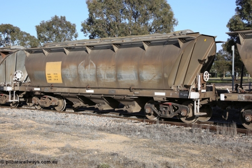 130705 0632
Lock, HAN type bogie grain hopper waggon HAN 26, one of sixty eight units built by South Australian Railways Islington Workshops between 1969 and 1973 as the HAN type for the Eyre Peninsula system.
Keywords: HAN-type;HAN26;1969-73/68-26;SAR-Islington-WS;