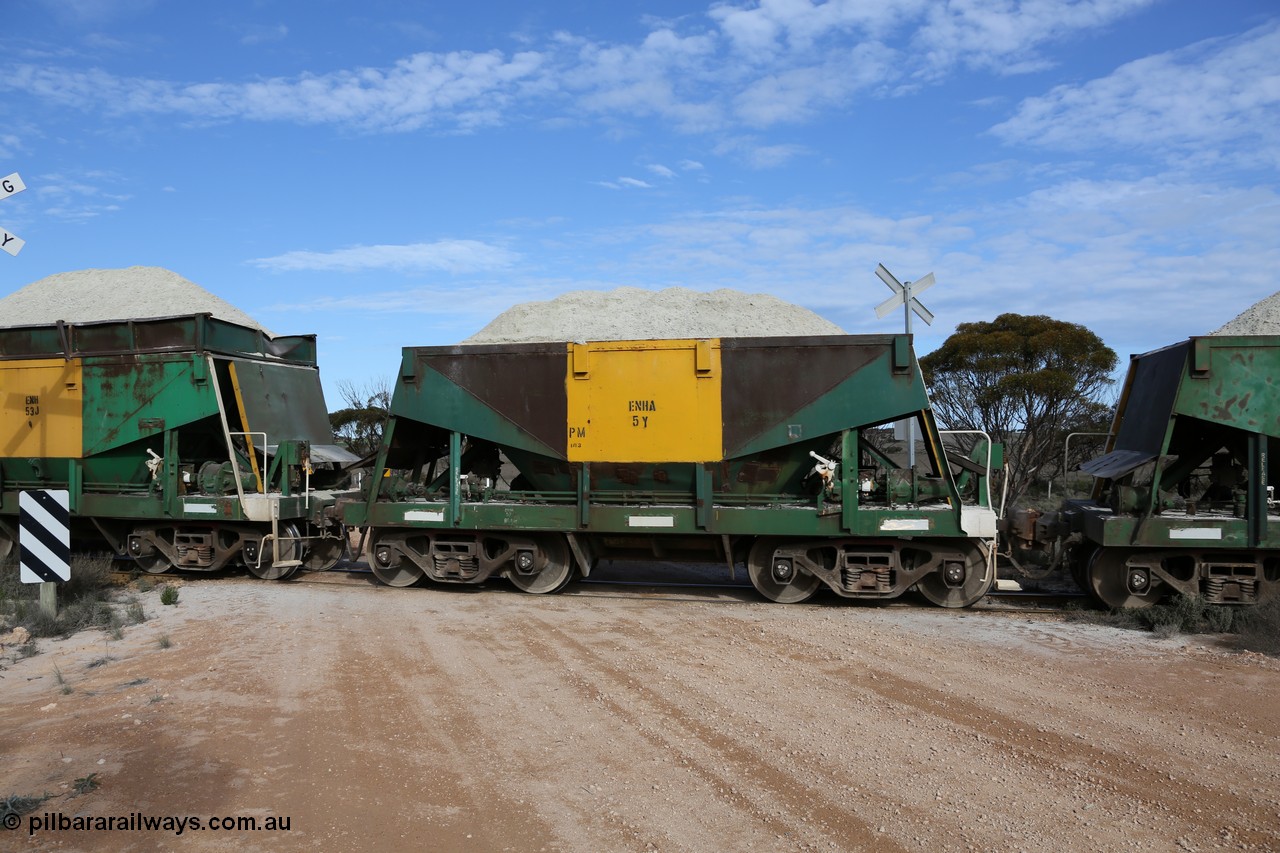 130708 0781
Charra, originally an Kinki Sharyo built NHA type NHA 997 for the NAR now coded ENHA type ENHA 5 Y, without hungry boards loaded with gypsum, [url=https://goo.gl/maps/fnkK0]Charoban Rd grade crossing, 477.8 km[/url].
Keywords: ENHA-type;ENHA5;Kinki-Sharyo-Japan;NHA-type;NHA997;