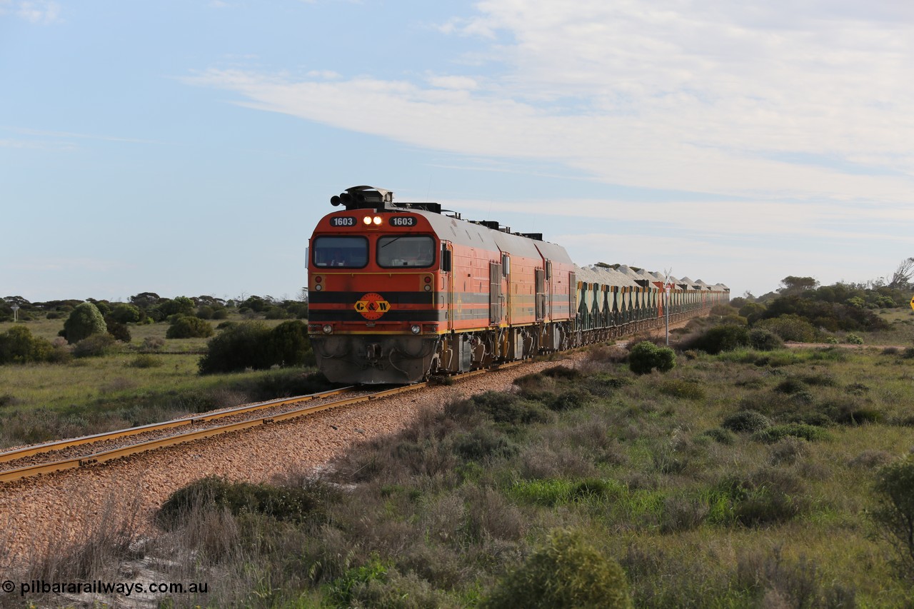 130708 0806
Moule, [url=https://goo.gl/maps/SWBMW]Mewett Rd grade crossing, 470.1 km[/url].
