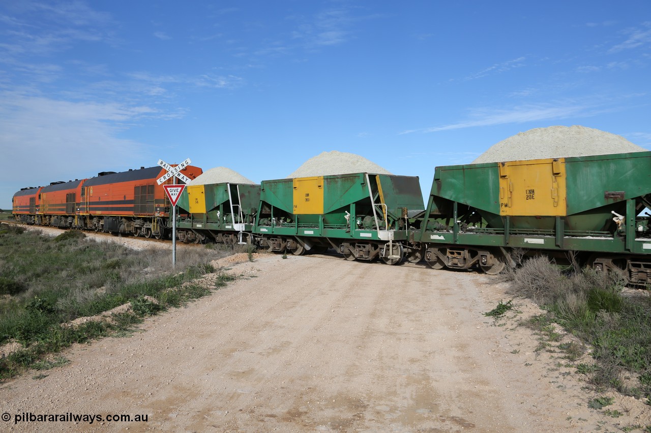 130708 0814
Moule, originally an Kinki Sharyo built NH type for the NAR now coded ENH type ENH 36 U, without hungry boards loaded with gypsum, [url=https://goo.gl/maps/SWBMW]Mewett Rd grade crossing, 470.1 km[/url].
Keywords: ENH-type;ENH36;Kinki-Sharyo-Japan;NH-type;NH936;