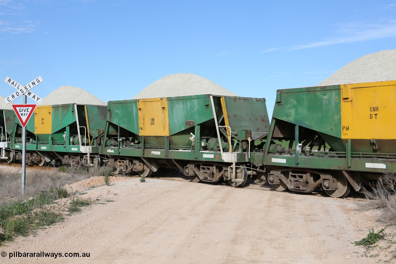 130708 0815
Moule, originally an Kinki Sharyo built NH type for the NAR now coded ENH type ENH 20 E, without hungry boards loaded with gypsum, [url=https://goo.gl/maps/SWBMW]Mewett Rd grade crossing, 470.1 km[/url].
Keywords: ENH-type;ENH20;Kinki-Sharyo-Japan;NH-type;NH920;
