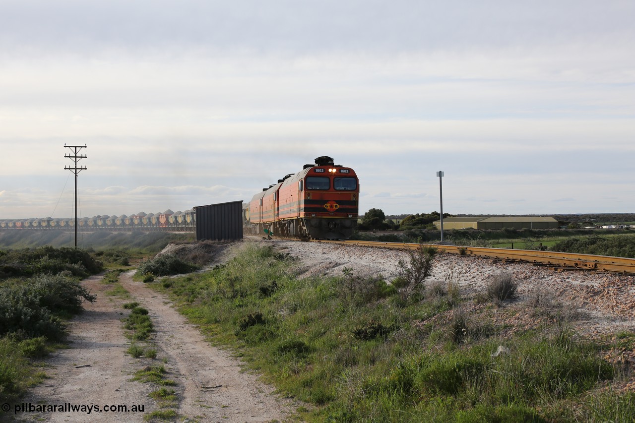 130708 0844
Penong Junction, [url=https://goo.gl/maps/45FyW]429.7 km[url].
