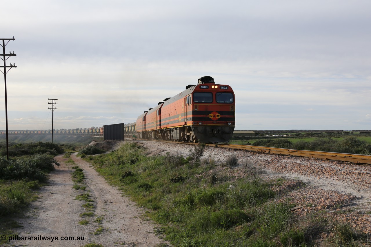 130708 0846
Penong Junction, [url=https://goo.gl/maps/45FyW]429.7 km[url].
