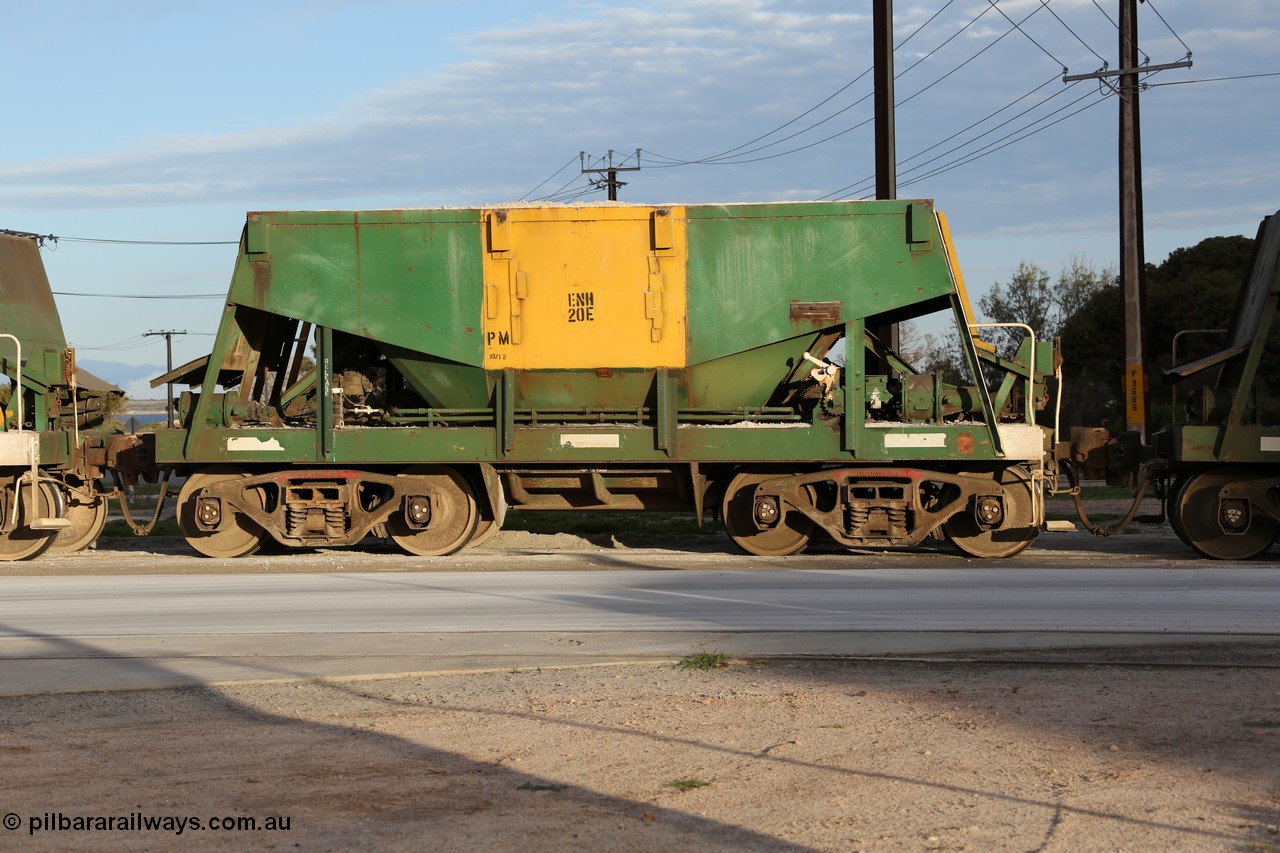 130708 0979
Thevenard originally an Kinki Sharyo built NH type for the NAR now coded ENH type ENH 20, without hungry boards having now been emptied crossing [url=https://goo.gl/maps/bHFc8]Innes Avenue grade crossing[/url].
Keywords: ENH-type;ENH20;Kinki-Sharyo-Japan;NH-type;