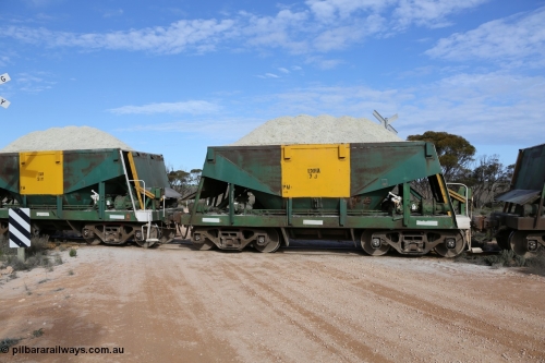 130708 0776
Charra, originally an Kinki Sharyo built NHA type NHA 1005 for the NAR now coded ENHA type ENHA 7 J, without hungry boards loaded with gypsum, [url=https://goo.gl/maps/fnkK0]Charoban Rd grade crossing, 477.8 km[/url].
Keywords: ENHA-type;ENHA7;Kinki-Sharyo-Japan;NHA-type;NHA1005;