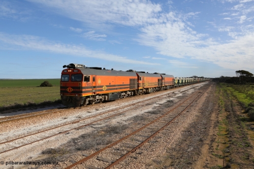 130708 0796
Charra, [url=https://goo.gl/maps/GuXC0]crossing loop, 466.2 km[/url].

