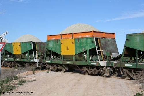130708 0827
Moule, originally an Kinki Sharyo built NH type for the NAR now coded ENH type ENH 29, with hungry boards painted in corporate orange of Genesee Wyoming, loaded with gypsum, [url=https://goo.gl/maps/SWBMW]Mewett Rd grade crossing, 470.1 km[/url].
Keywords: ENH-type;ENH29;Kinki-Sharyo-Japan;NH-type;NH929;